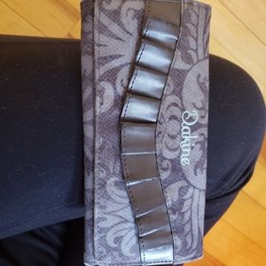 Dakine wallet